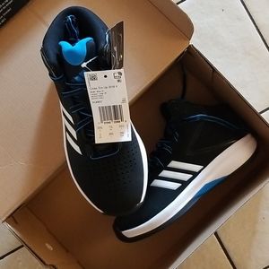 NIB Size 2 Boys Basketball Shoes